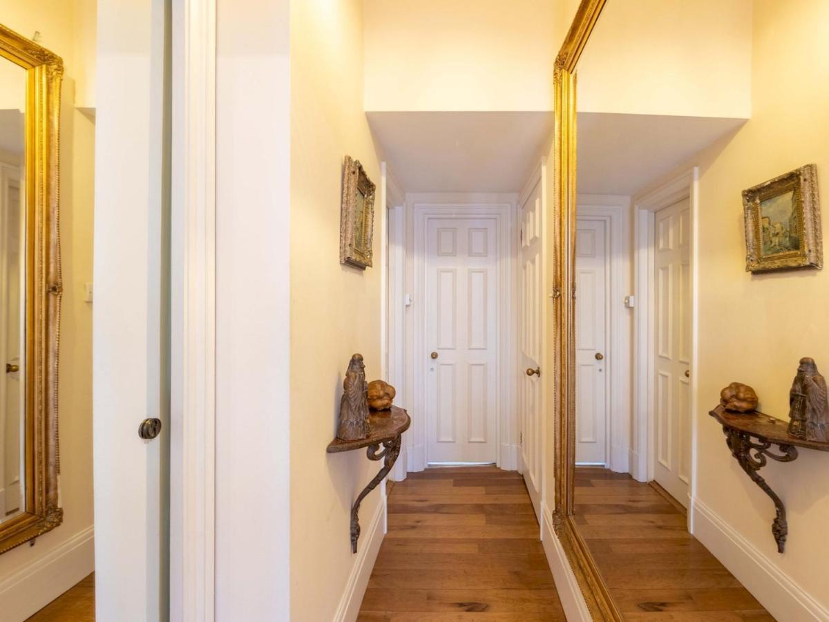 Pass The Keys Split-Floors Antique Apartment In Portobello Road Лондон Екстер'єр фото