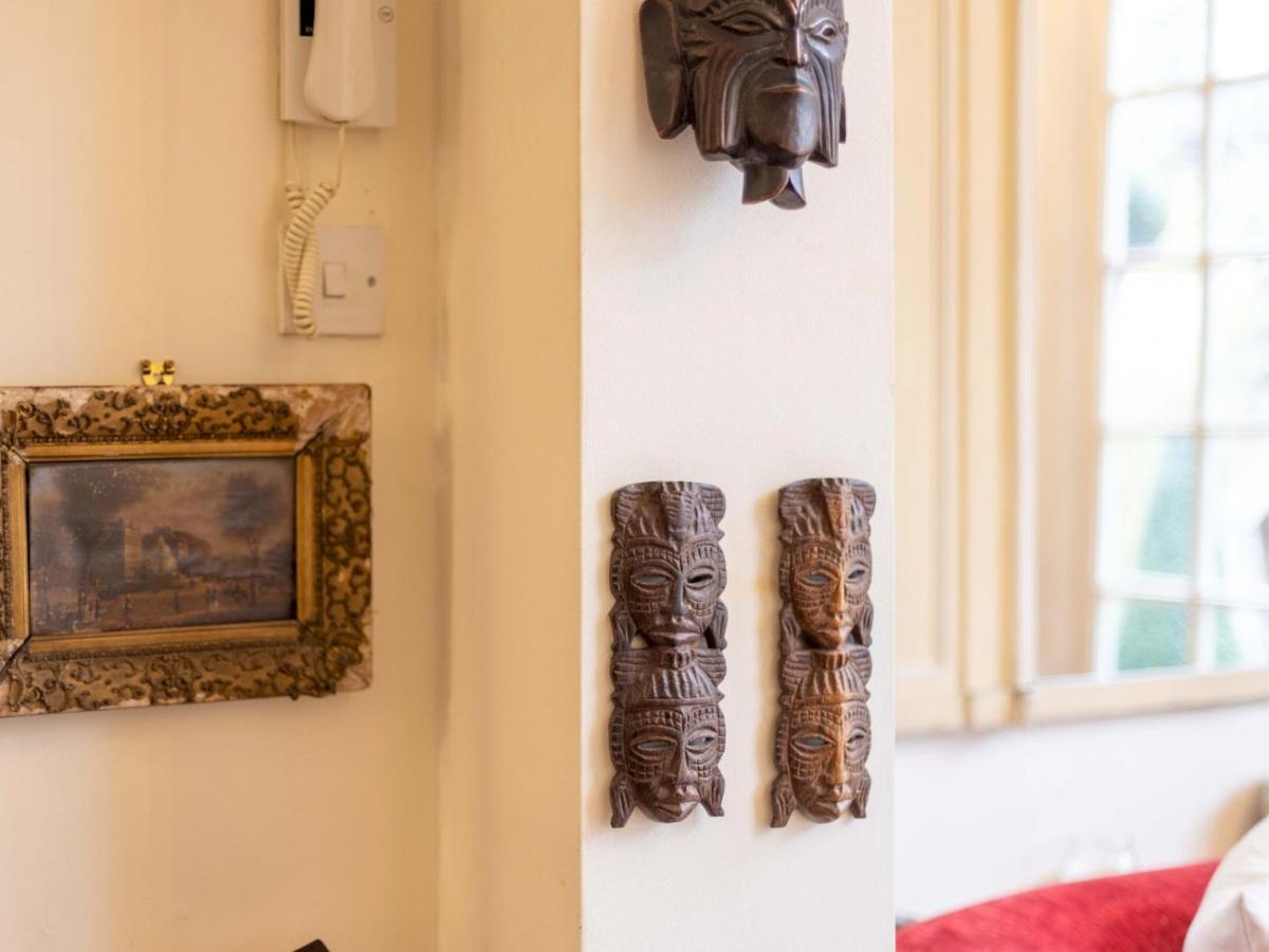 Pass The Keys Split-Floors Antique Apartment In Portobello Road Лондон Екстер'єр фото